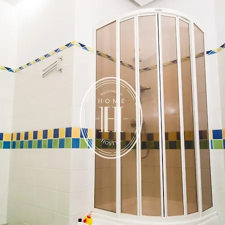 Hostel-Home Hostel *