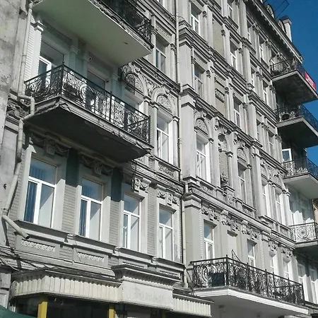 Hostel-Home